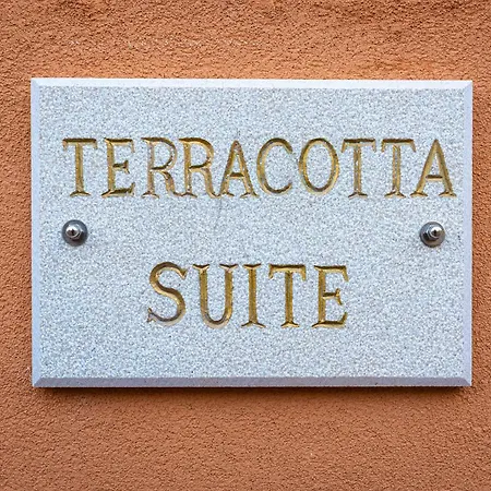 Apartament The Botzos - Terracotta & Olive