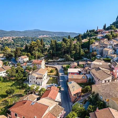 The Botzos - Terracotta & Olive 公寓