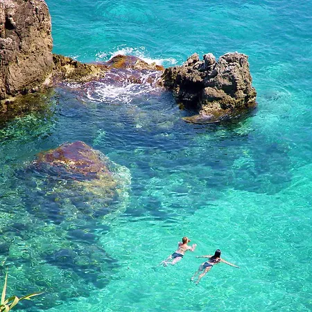 公寓 The Botzos - Terracotta & Olive