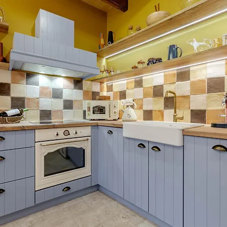 Apartment The Botzos - Terracotta & Olive