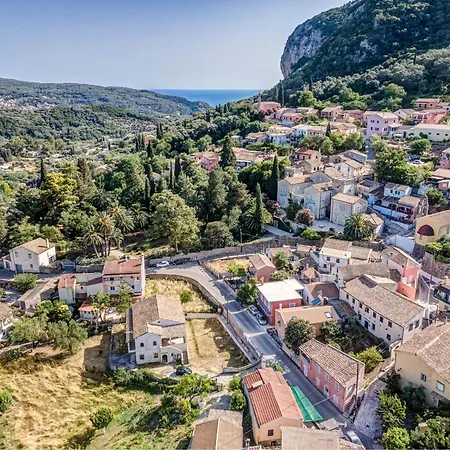 The Botzos - Terracotta & Olive Apartman *