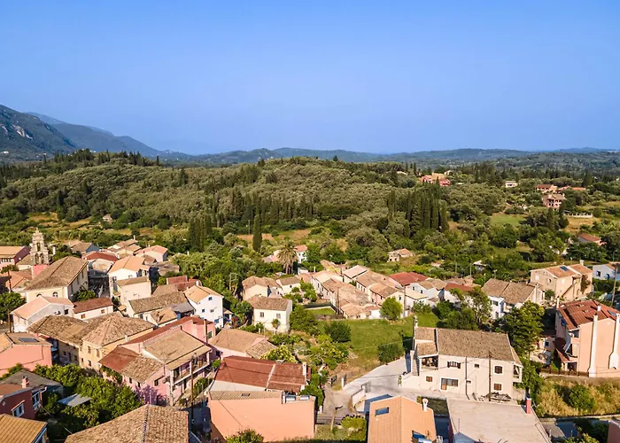The Botzos - Terracotta & Olive Lejlighed *