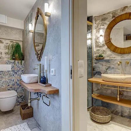 Apartment The Botzos - Terracotta & Olive