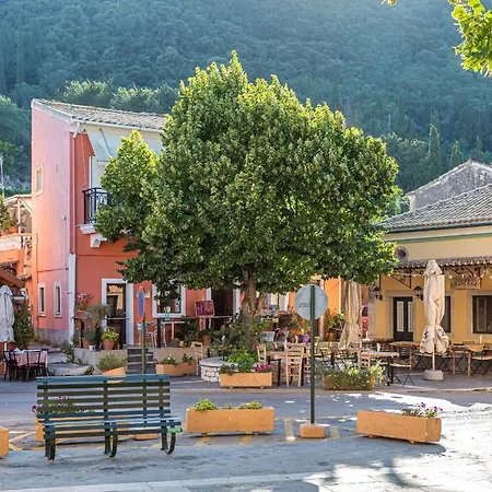 The Botzos - Terracotta & Olive Apartment Doukádes